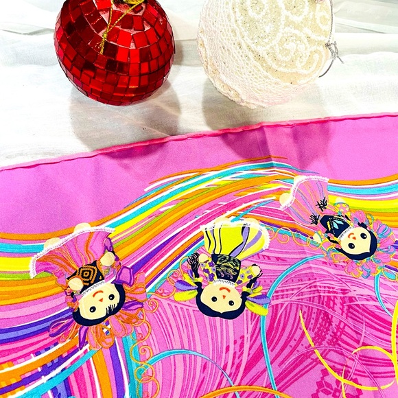 NWT PINEDA COVALIN SILK OTOMI DOLL  SCARF 20x20 - Picture 6 of 6